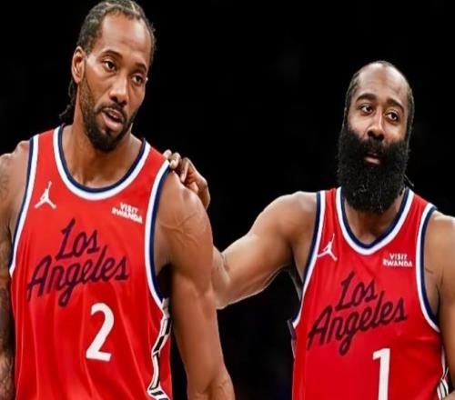 韩星李刚仁,赛中受伤离,拄拐步履蹒,球探足球比分,球探体育即时比分,球探体育比分网,比分直播